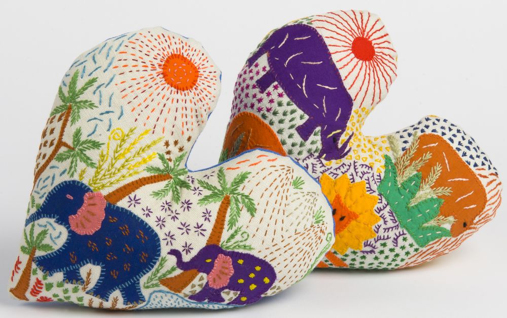 Coussins textile - COUSSINS COEUR BRODES - MAHATSARA