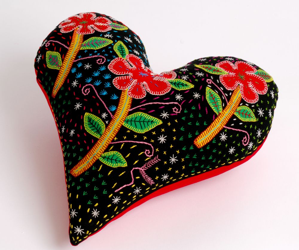 Coussins textile - COUSSINS COEUR BRODES - MAHATSARA