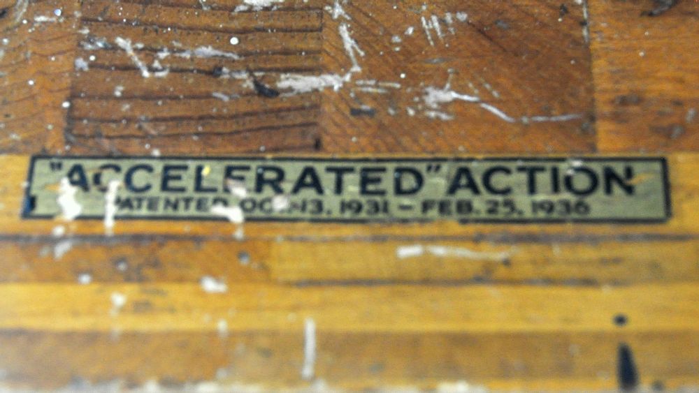 Pianos - PIANO VICTORY - PIANOS HANLET