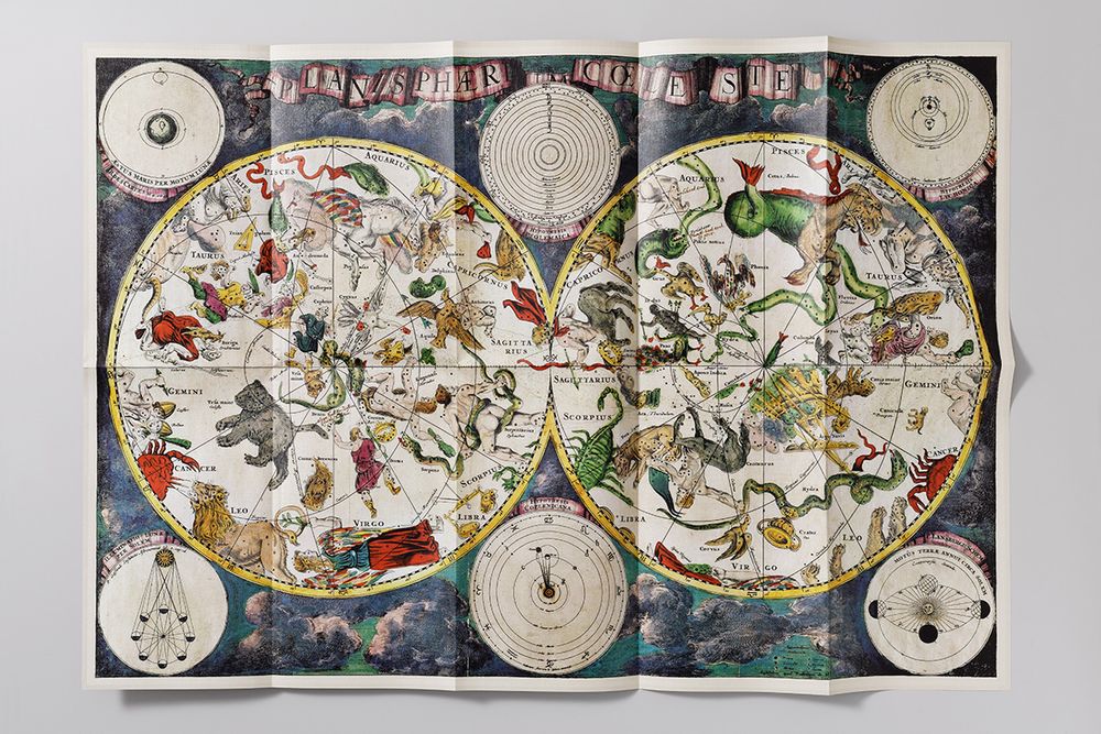 Other wall decoration - Old Maps: Nostalgic Geography - RELIEFS ÉDITIONS