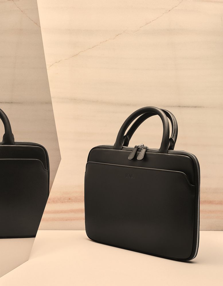 Leather goods - HANDLE TABLET CASE - NAVA DESIGN