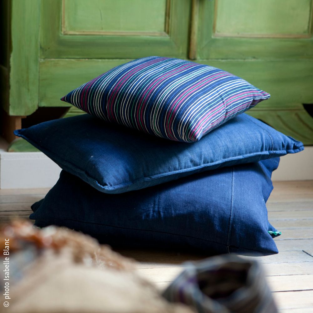Comforters and pillows - Indigo Reborn Cushion Covers - IXCASALA