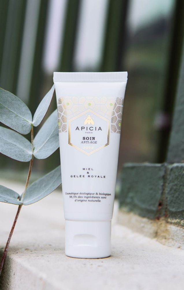 Beauty products - ANTI-AGEING NIGHT CARE WITH HONEY AND ROYAL JELLY - APICIA