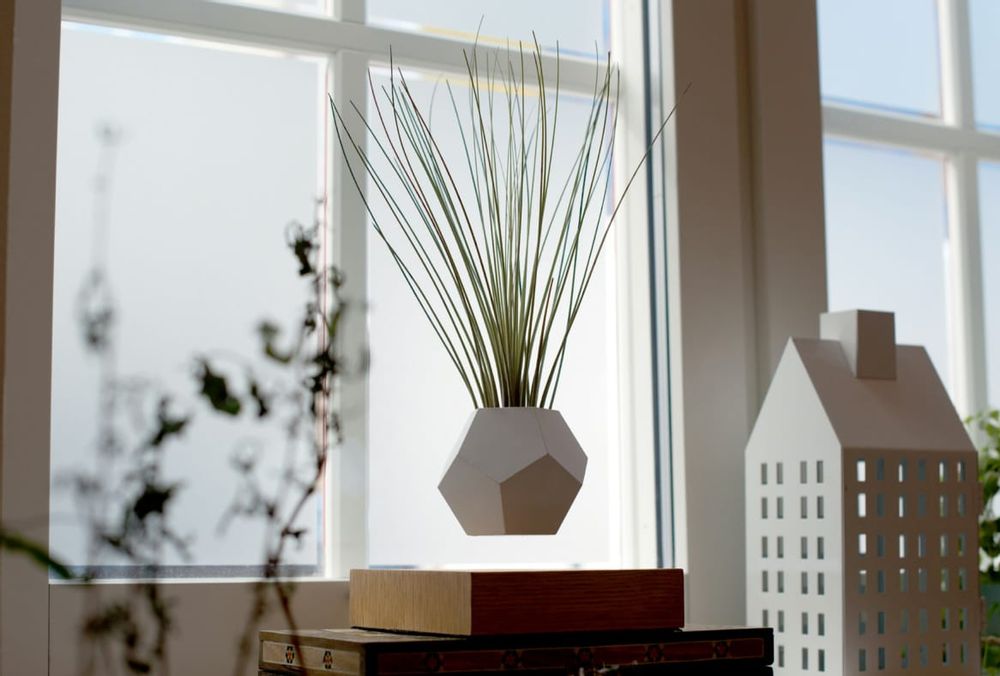 Design objects - LYFE Levitating Planter - FLYTE