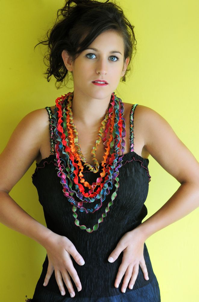 Bijoux - Collier textile plissé, comme un Tourbillon - MONIKA LINE-GOLZ