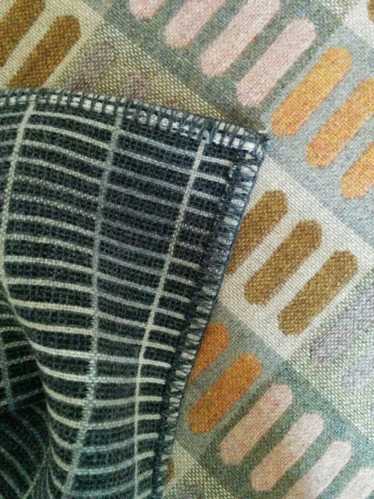 Plaids - Demi Throw - CHALK WOVENS (UK) LTD