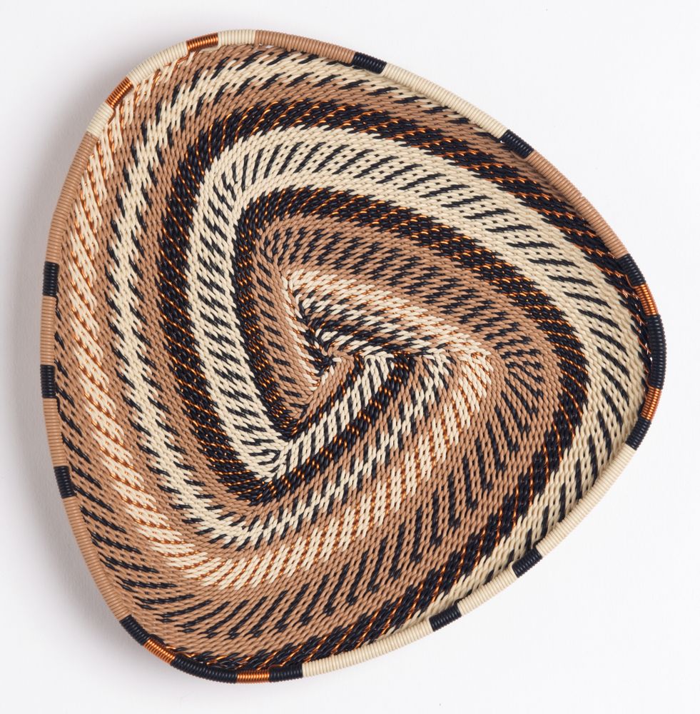 Design objects - HAND WOVEN TELEPHONE TRIANGLE PLATE - MAHATSARA
