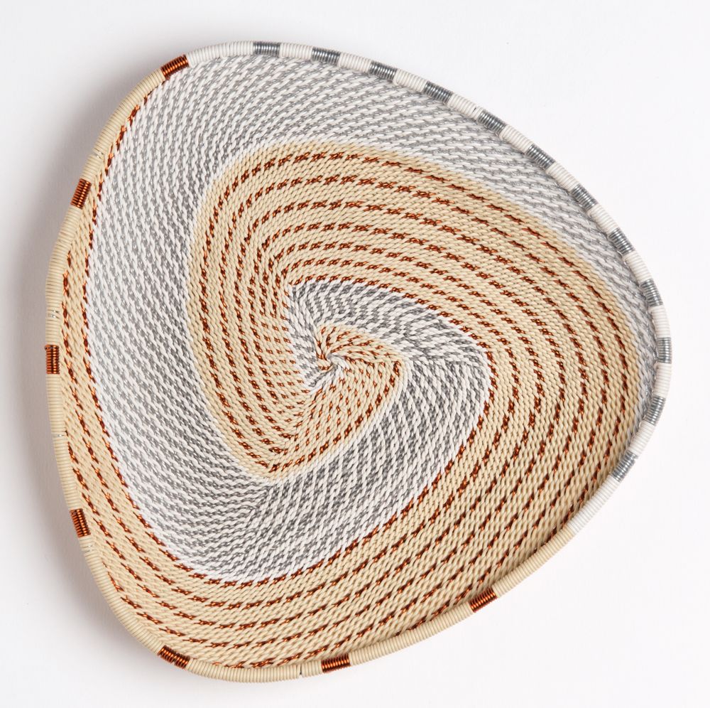 Design objects - HAND WOVEN TELEPHONE TRIANGLE PLATE - MAHATSARA