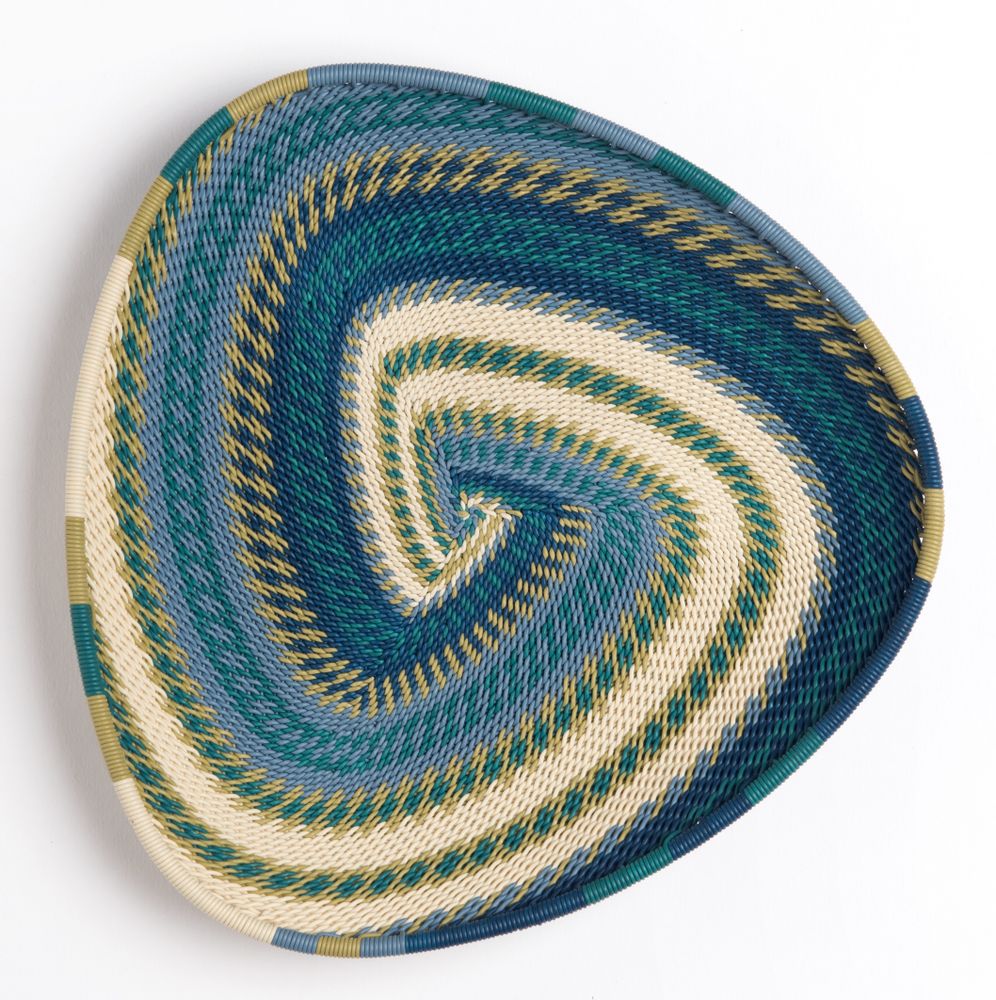 Design objects - HAND WOVEN TELEPHONE TRIANGLE PLATE - MAHATSARA