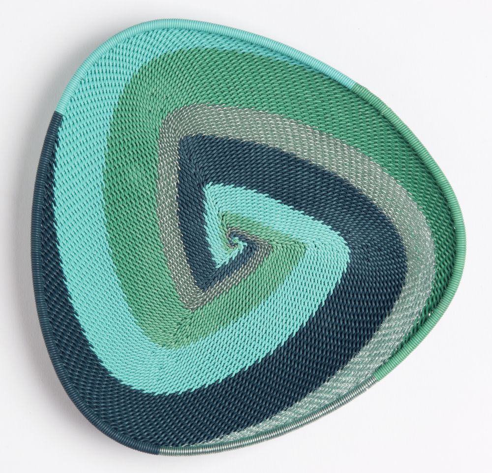 Design objects - HAND WOVEN TELEPHONE TRIANGLE PLATE - MAHATSARA