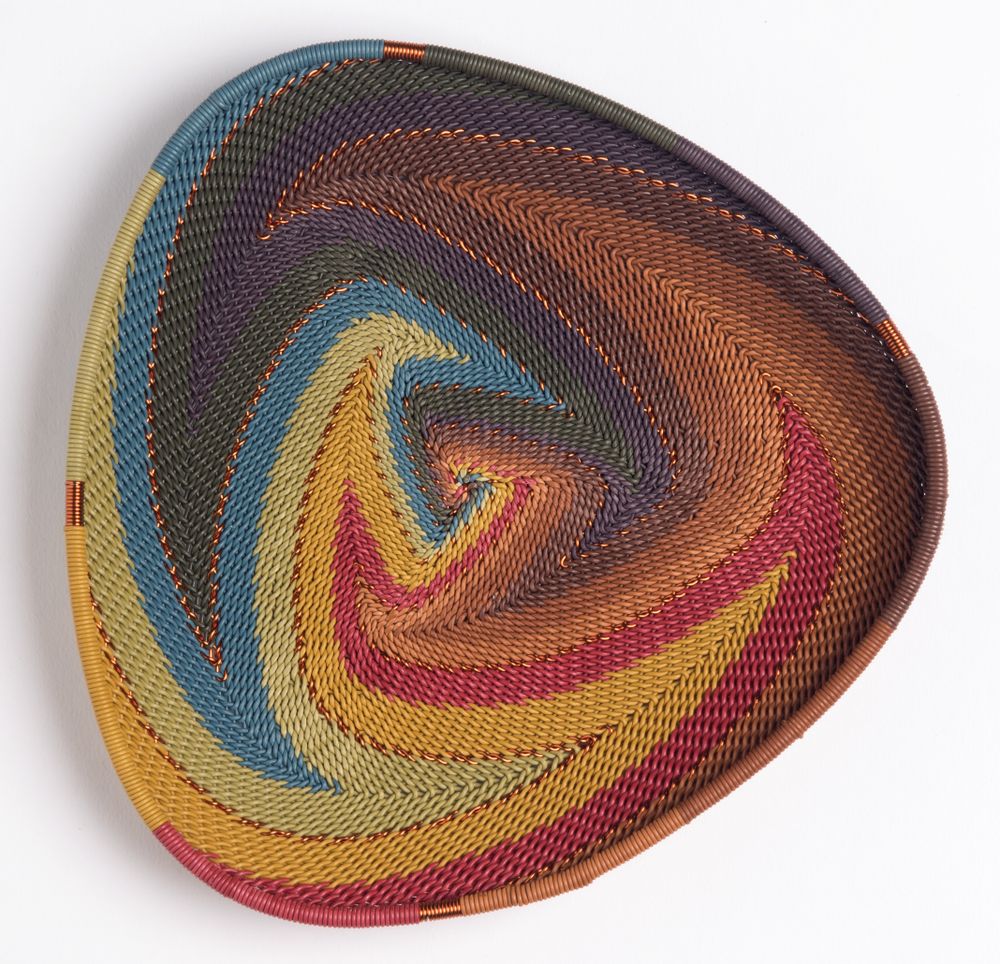 Design objects - HAND WOVEN TELEPHONE TRIANGLE PLATE - MAHATSARA