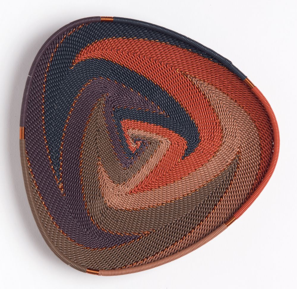 Design objects - HAND WOVEN TELEPHONE TRIANGLE PLATE - MAHATSARA