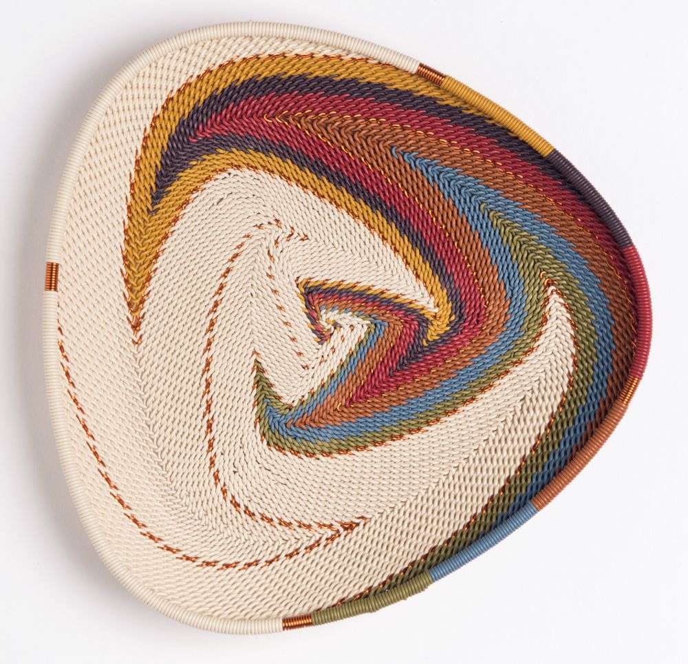 Design objects - HAND WOVEN TELEPHONE TRIANGLE PLATE - MAHATSARA