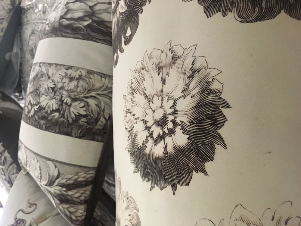 Coussins textile - Coussin carré en microfibre velours Ornementation végétale. - OLDREGIME
