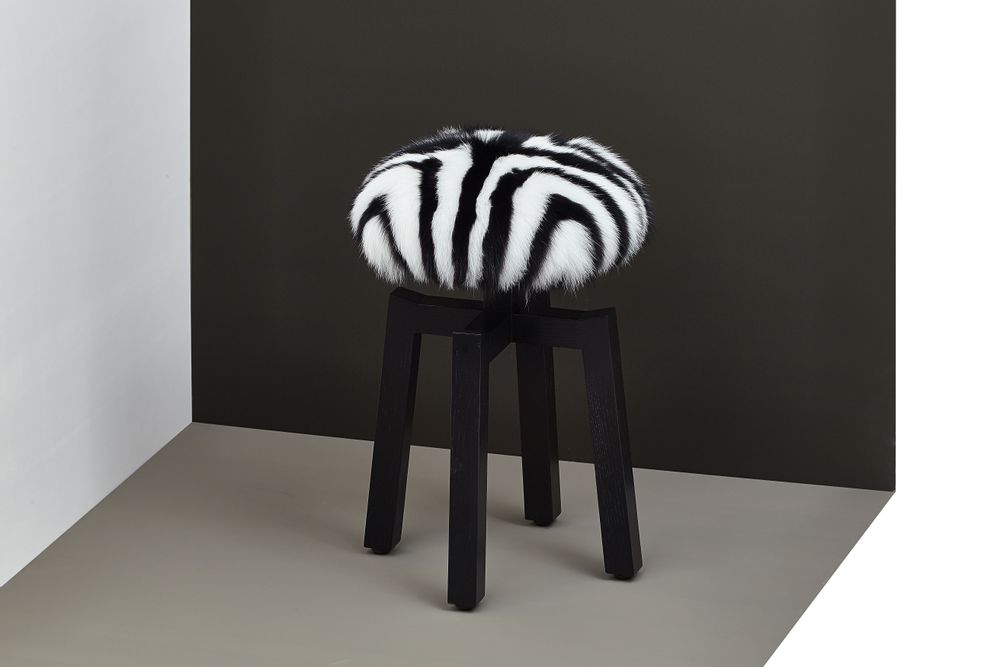 Stools - Foxstool Black & White - CHALET AFFAIR