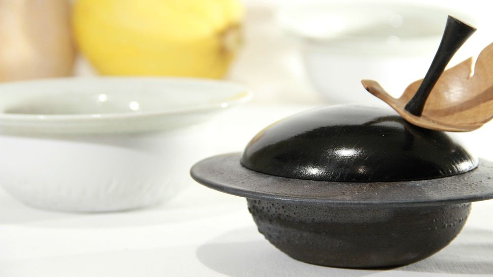 Ceramic - Dishes made of black sandstone - ATELIER DE WILLIAMS