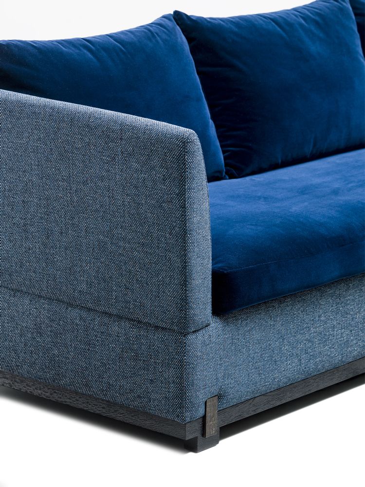 Sofas for hospitalities & contracts - Ida Sofa Base In Sand Brushed Black Oak And Bronze Details. - DUISTT