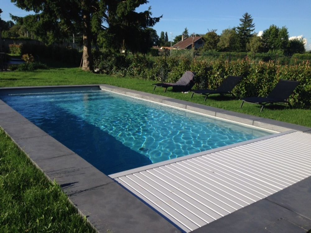 Piscines extérieures - Margelle de piscine en U contemporaine - ROUVIERE COLLECTION