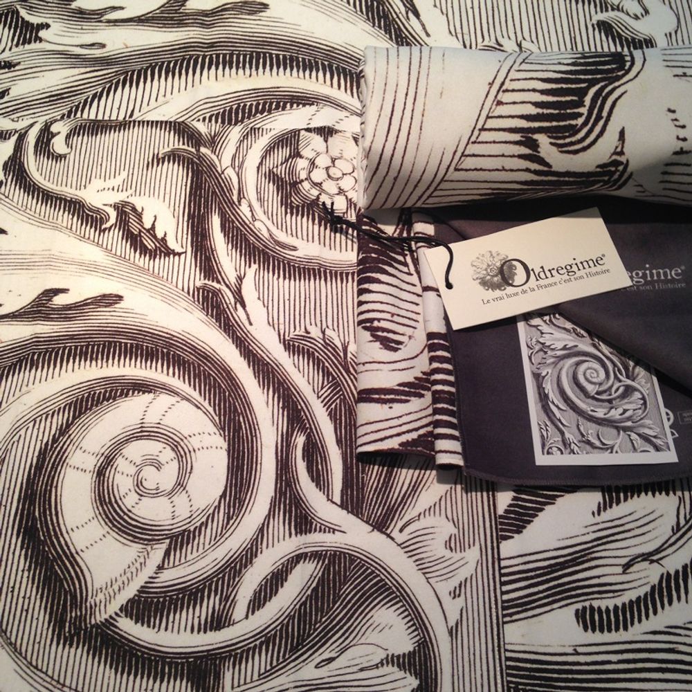 Gifts - Printed bath towel - Floral ornementation - OLDREGIME