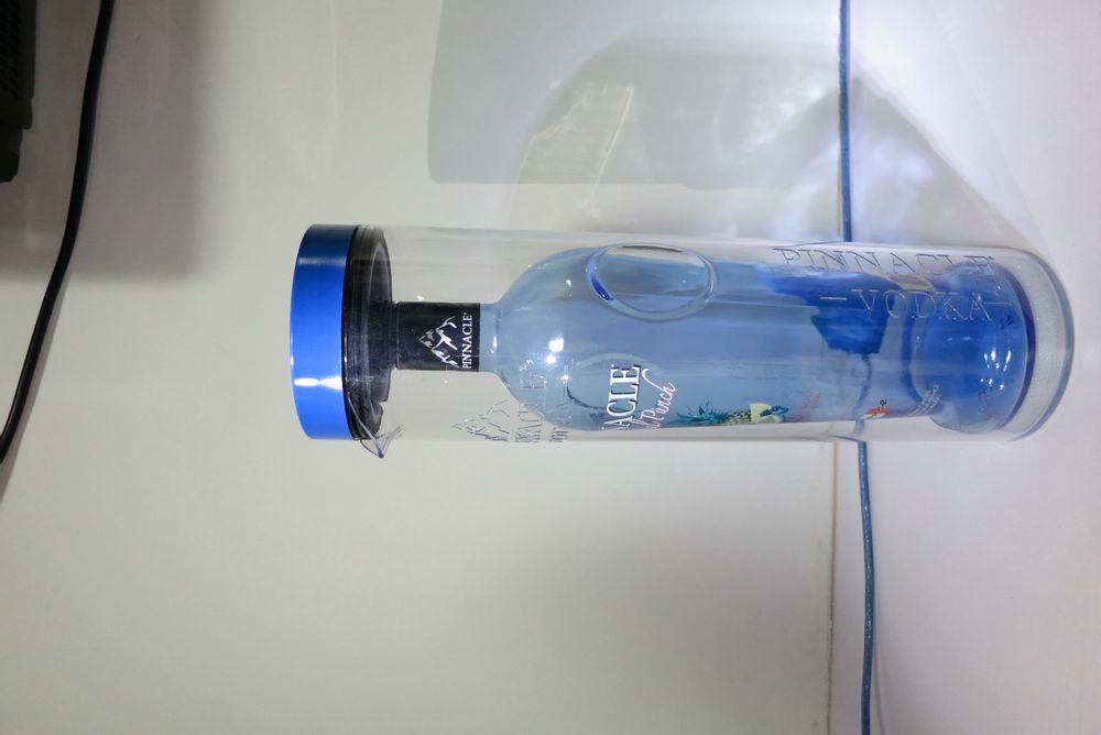 Carafes - Pinncle Vodka Cocktail Pitcher VAP  - INDUSTRIA CORP.