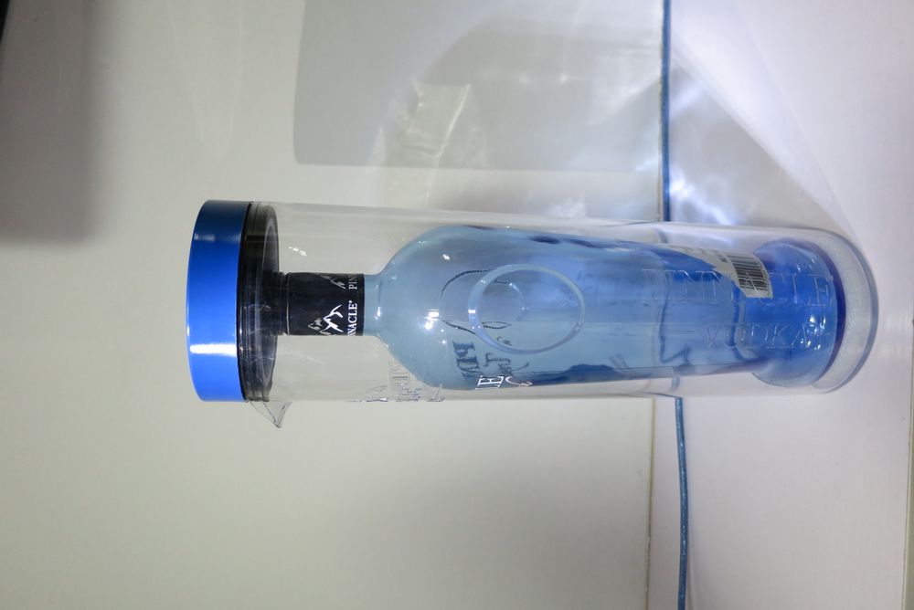 Carafes - Pinncle Vodka Cocktail Pitcher VAP  - INDUSTRIA CORP.