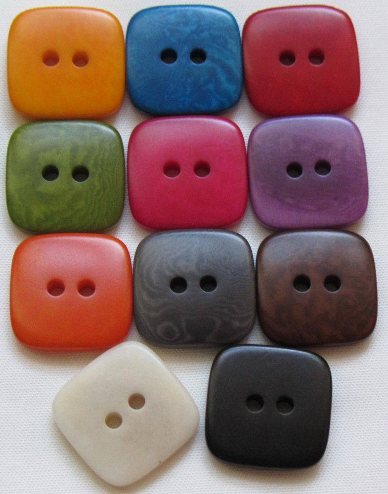 Homewear - Corozo Buttons Vegetal Ivory or Taguanut - TIERRATAGUA & CREATIERRA