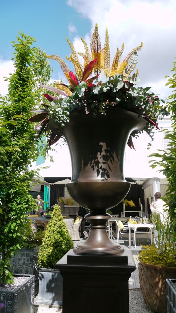 Flower pots - Roman urn - CAPITAL GARDEN PRODUCTS LTD