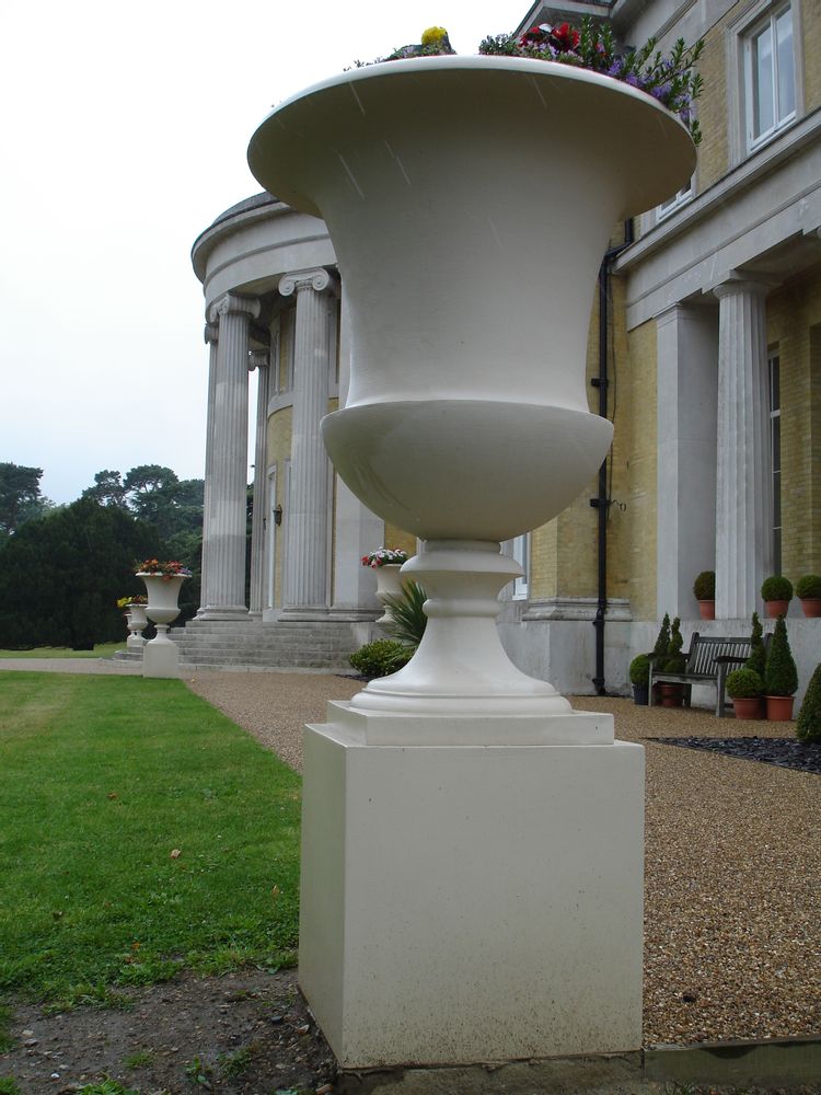 Flower pots - Roman urn - CAPITAL GARDEN PRODUCTS LTD
