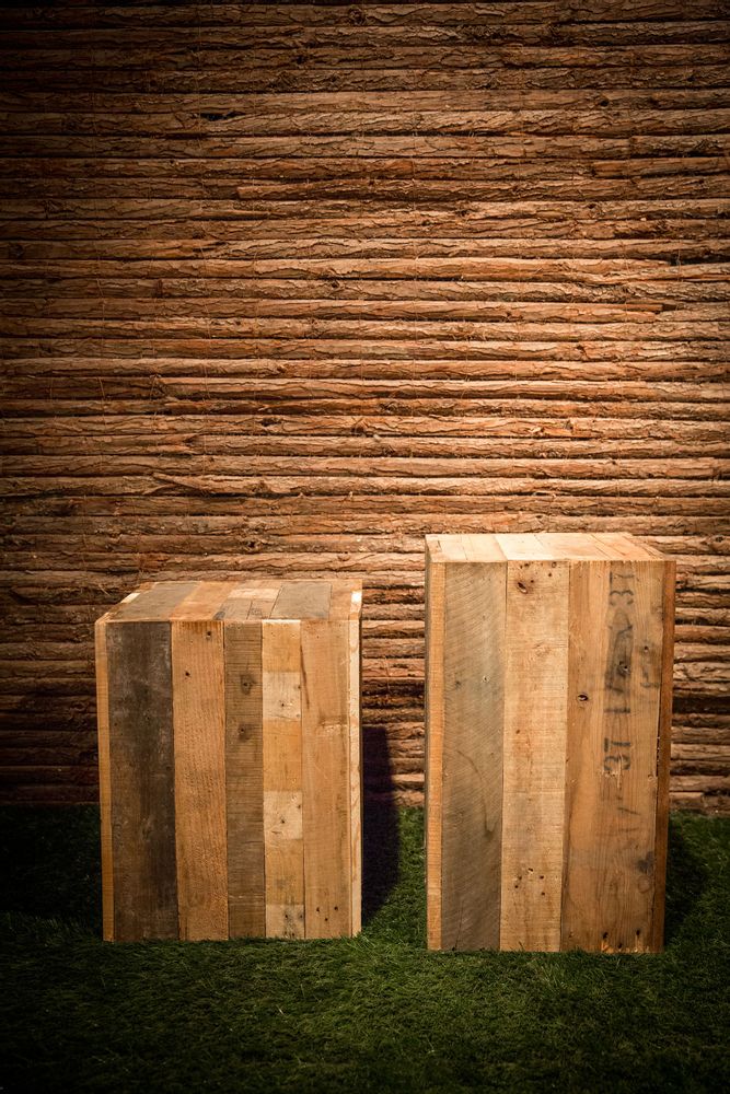 Wardrobe - USED WOOD cupboard column table - QUETZALES