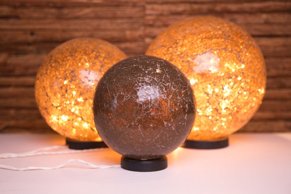 Guirlandes et boules de Noël - Boules lumineuses - QUETZALES