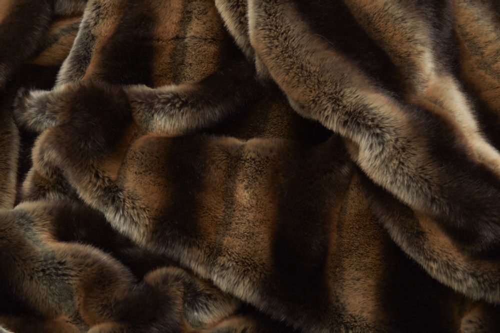 Coussins - Plaid en vraie fausse fourrure Sobek - HENRY D'ELKIN