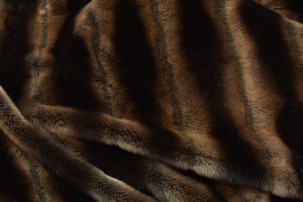 Coussins - Plaid en vraie fausse fourrure Sobek - HENRY D'ELKIN