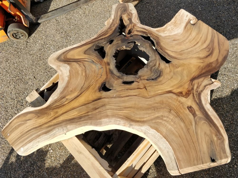 Tables pour hôtels - Table basse en bois et racine. - WILD-HERITAGE.COM