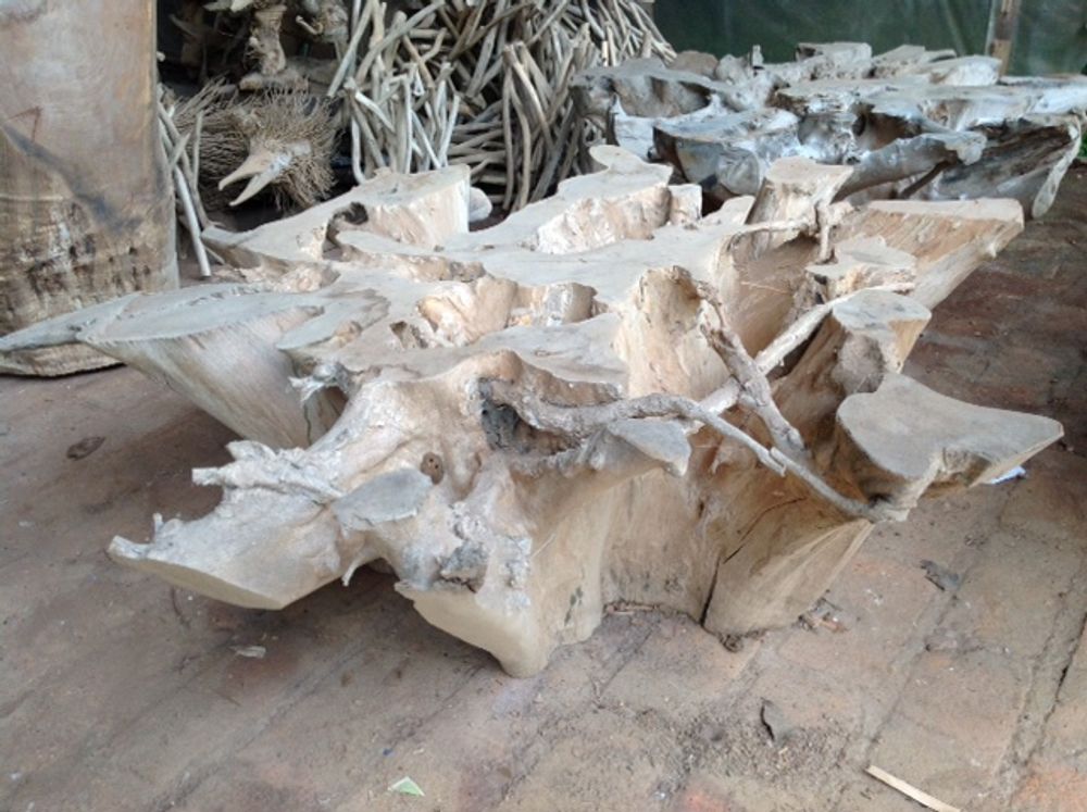 Tables pour hôtels - Table basse en bois et racine. - WILD-HERITAGE.COM