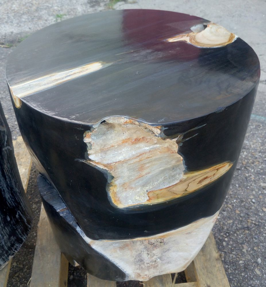 Stools for hospitalities & contracts - Wooden stool, root - WILD-HERITAGE.COM
