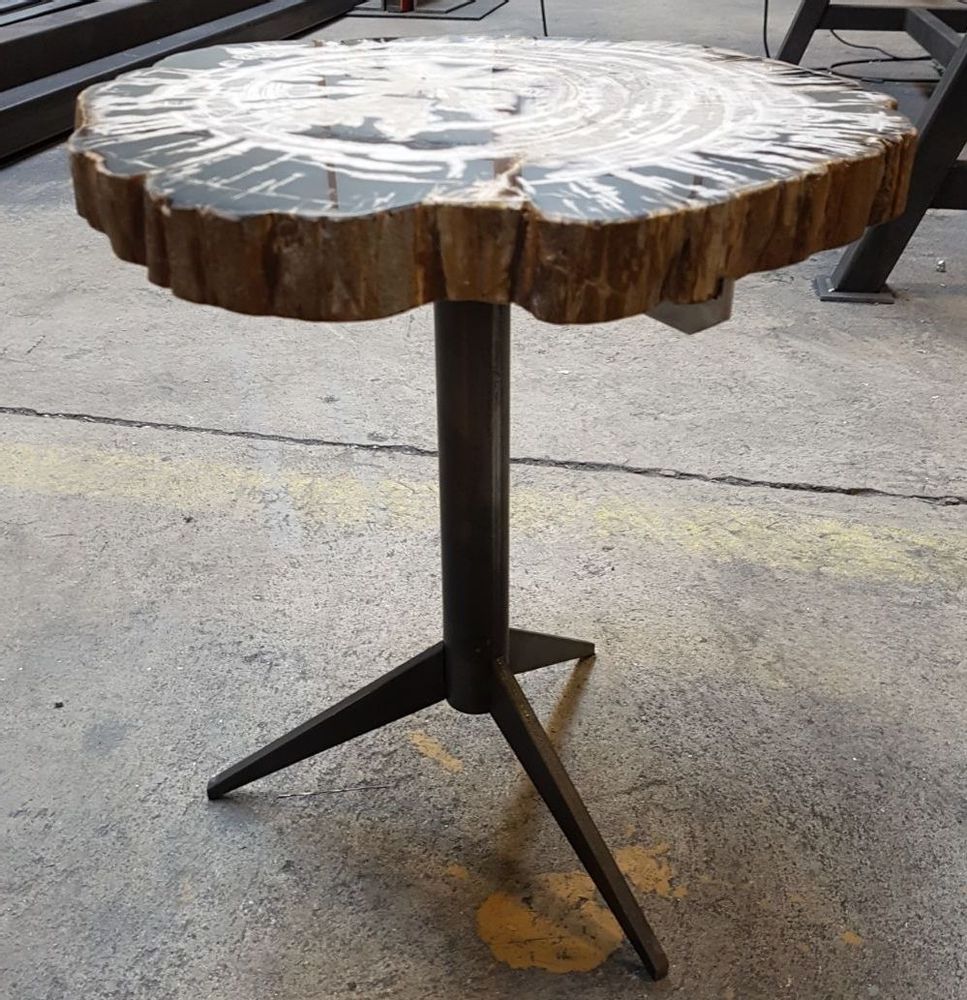 Assises pour bureau - repose-pieds en métal - WILD-HERITAGE.COM