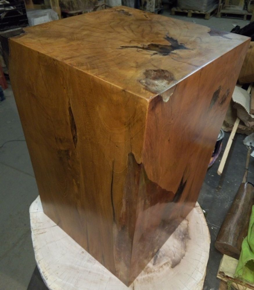 Assises pour bureau - Tabouret en résine et bois. - WILD-HERITAGE.COM
