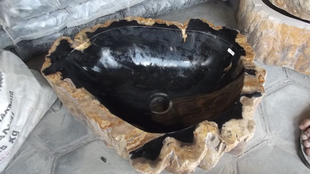 Faucets - Petrified wood basin - WILD-HERITAGE.COM