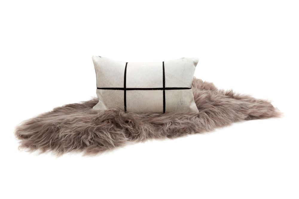 Coussins - Coussin en peau de vachette - FIBRE BY AUSKIN