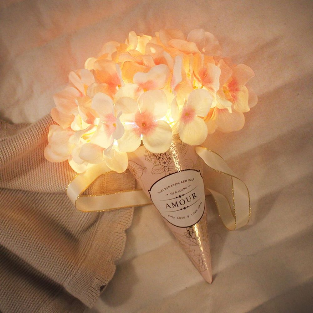Autres objets connectés  -  La fleur cône LED s'allume - VIA K STUDIO