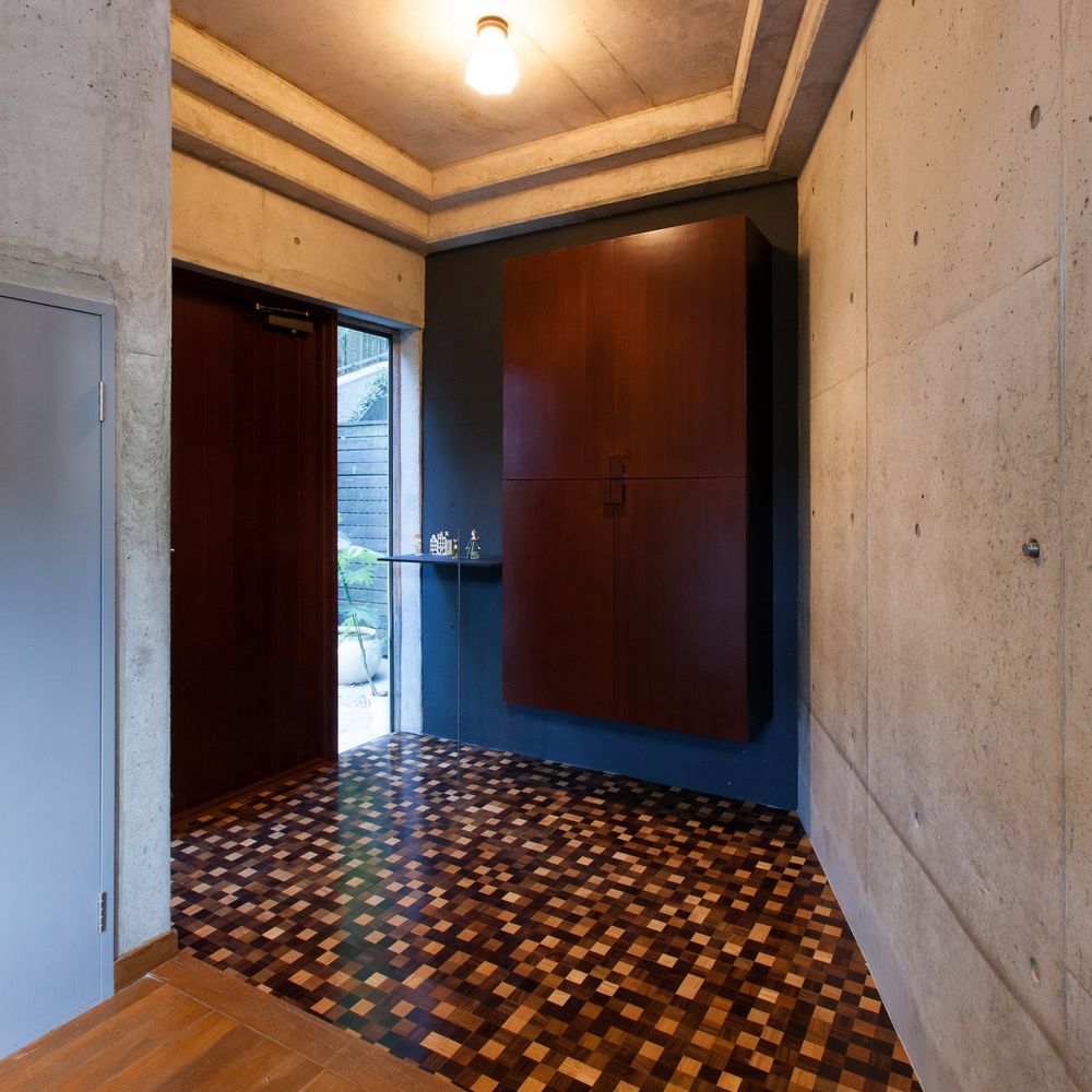 Classic carpets - Mixed timber flooring & wall - DEESAWAT