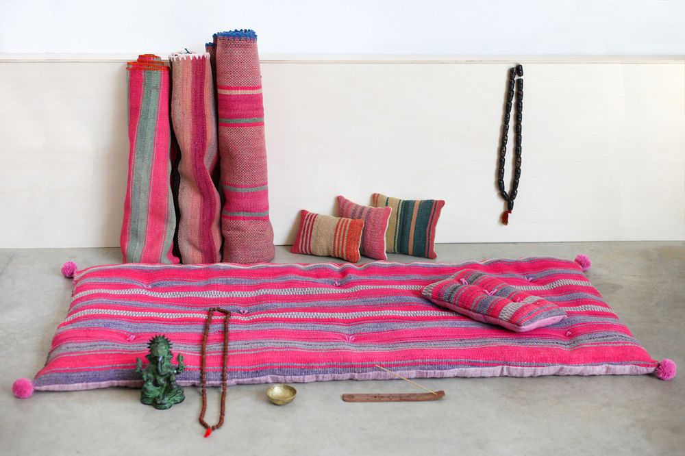 Cushions - CUSHIONS - TRHANDY // ANDI ART