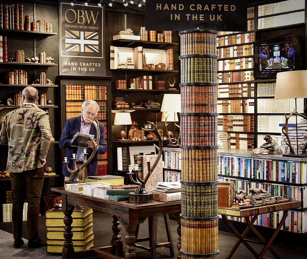Autres décorations murales - Traditional and Vellum Faux Antique Leather-bound Books, wall coverings and Home wares. - ORIGINAL BOOK WORKS