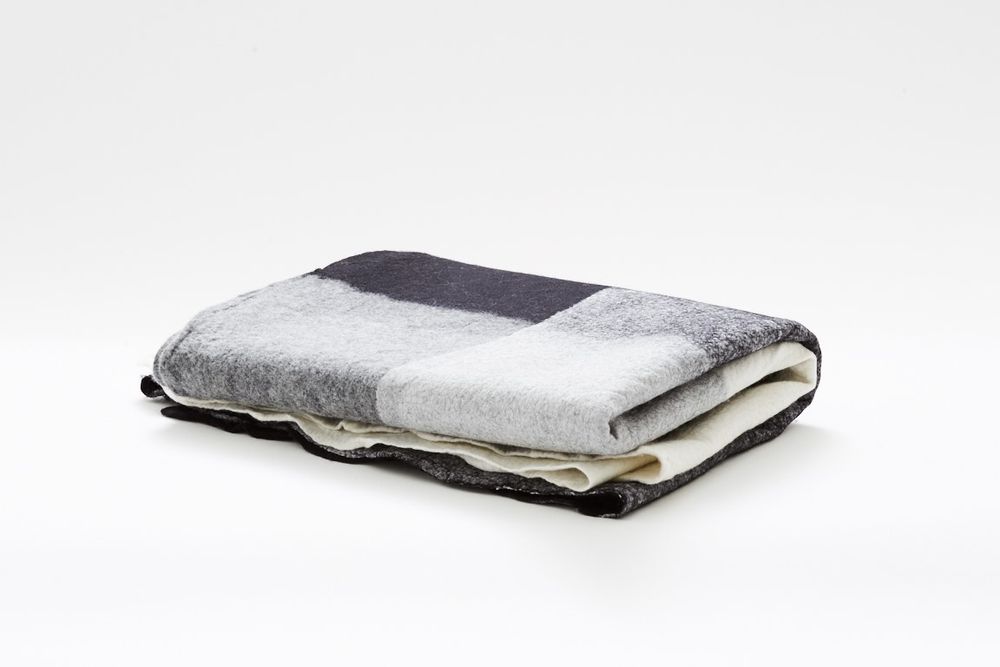 Throw blankets - silk blanket collection - LEINGRAU
