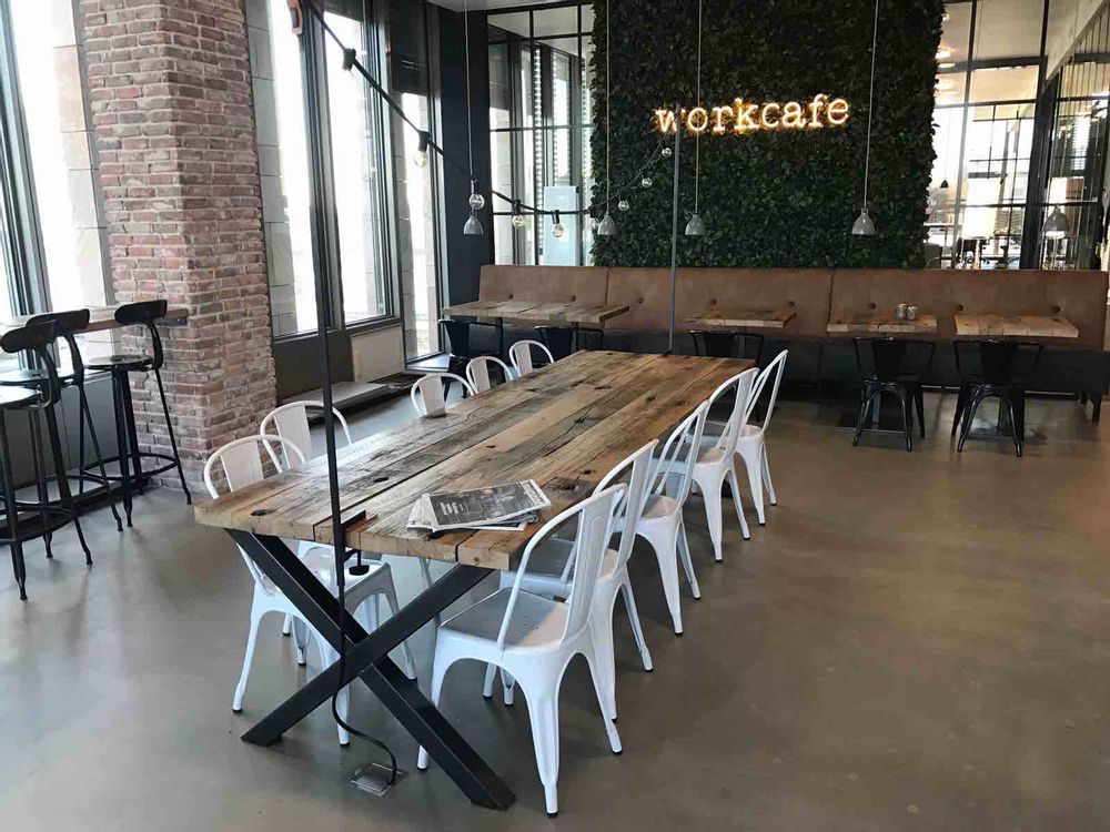 Dining Tables - Arya table in recycled wagon wood - FOR ME LAB