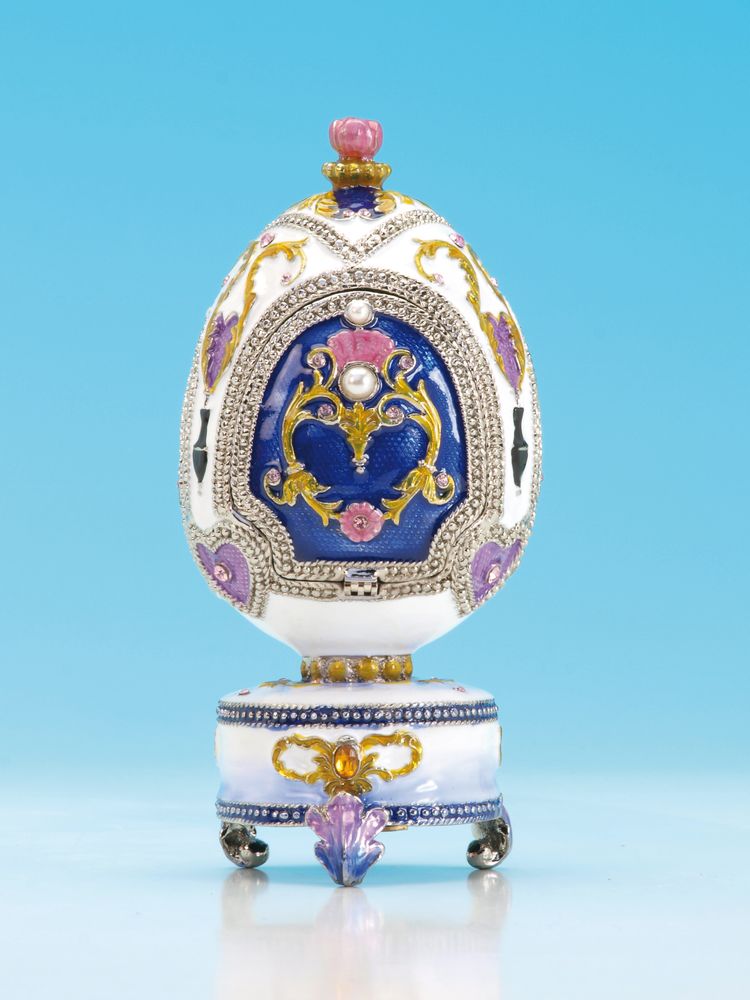 Cadeaux - Oeuf décoratif bleuet et lilas - LE MONDE DE LA BOÎTE À MUSIQUE