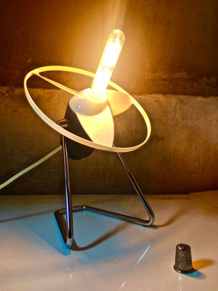 Lampes à poser - Ventilateur années 50 - IDEELUMINEUSE.COM