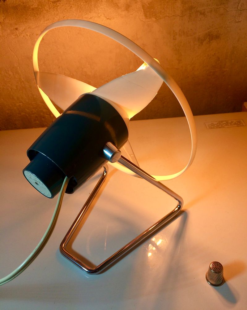 Lampes à poser - Ventilateur années 50 - IDEELUMINEUSE.COM