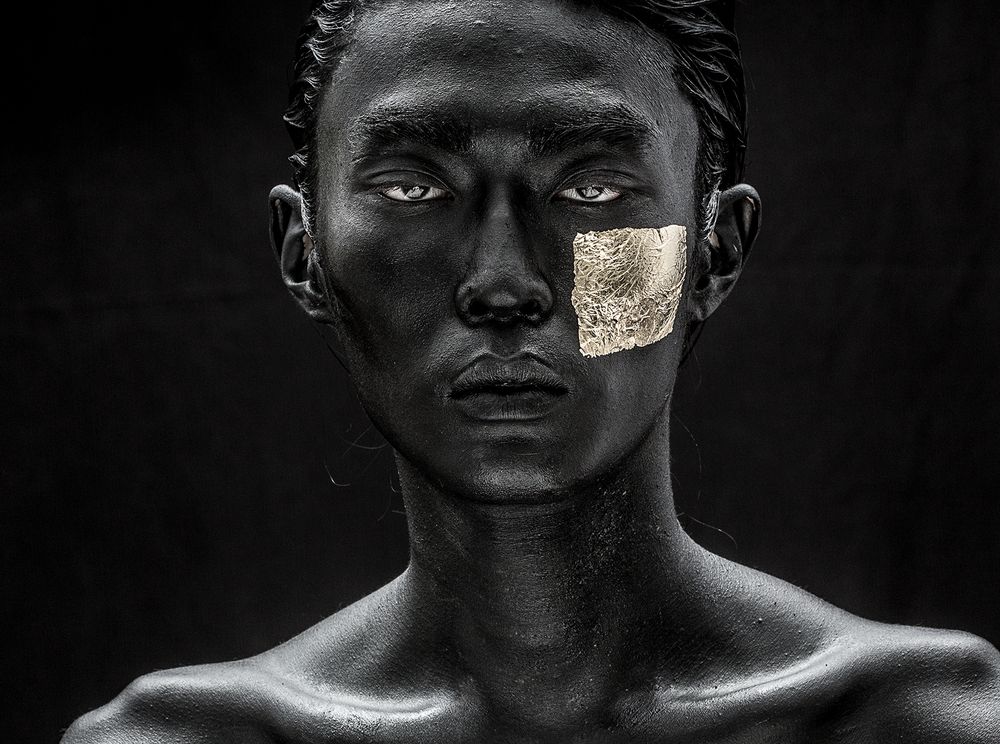 Art photos - Blind Silence II - YELLOWKORNER