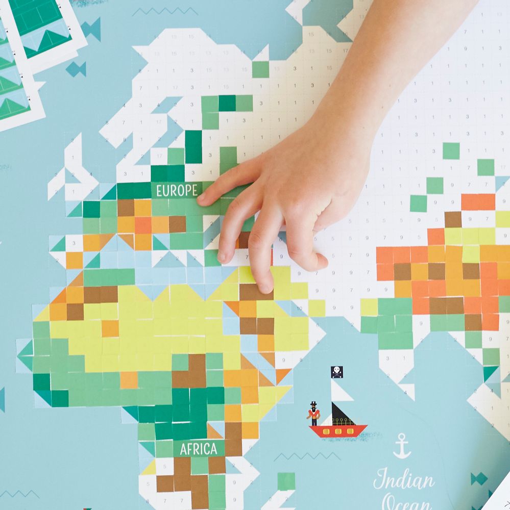 Children's games - Creative poster + 1600 Stickers - WORLD MAP - POPPIK - BAYARD JEUNESSE